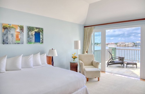 Paget Hotel | Convenient Stay! Outdoor Pool, FREE Parking Close to Point Pleasant Park!