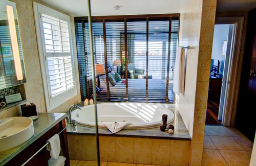Paget Hotel | Convenient Stay! Outdoor Pool, FREE Parking Close to Point Pleasant Park!