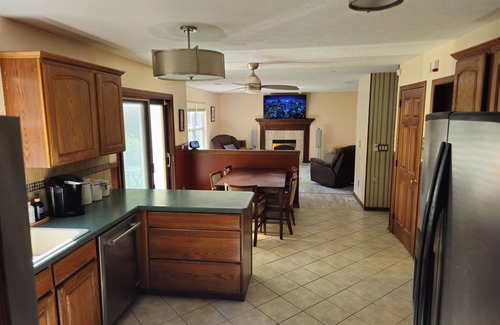 Seven Hills House | Convenient to airport, downtown, & parks.