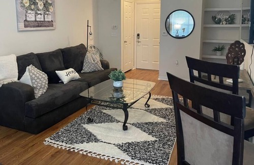Airport North Apartment | Convenient to parks, shopping, and restaurants!!!