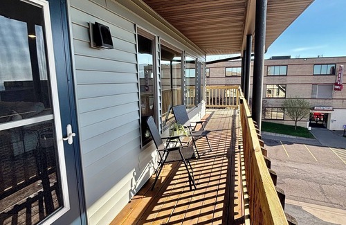 St. Louis County Apartment | Convenient to the North Shore walk to Lake Superior, centrally located 2 bedroom
