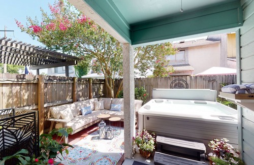 Panama City House | Convenient Townhome with Private Hot Tub, W/D, Central AC - Dogs Welcome