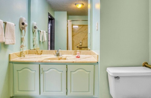 South Tulsa Hotel | Convenient Tulsa Room Close to Major Attractions + Local Green Spaces