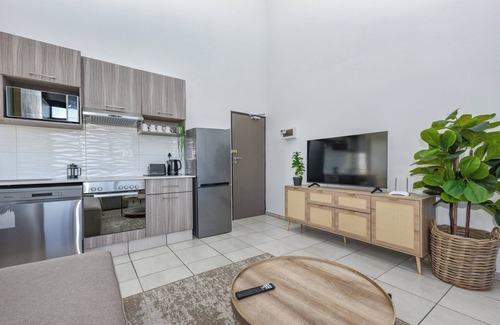 Parkwood Apartment | Conveniently located 2 Bed with fabulous Amenities