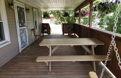Bristolville House | Conveniently located 2 bedroom home only minutes from hiking and state park fun!