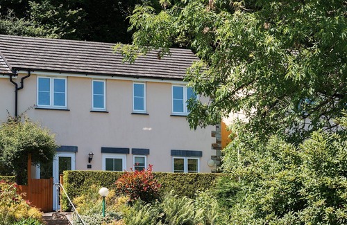 Saltash Cottage | Conveniently located to explore all that Cornwall and Devon have to offer