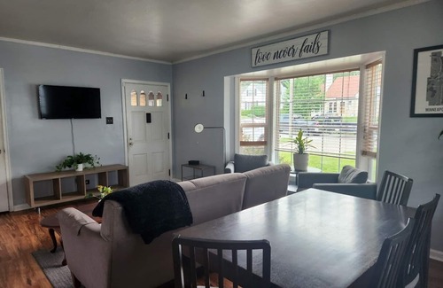 Des Moines House | Conveniently located Cozy Willow Brick