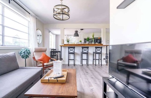 Victorian Village Apartment | Convention - Private Parking - Short North - Pets