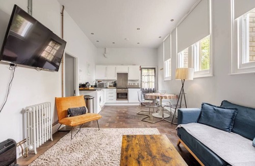 Fowey Apartment | Converted flat in amazing converted schoolhouse near Fowey Harbour