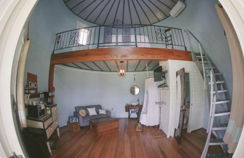 Alvan House | Converted Grain Silo for Unique Glamping Accommodation in Alvin, Illinois