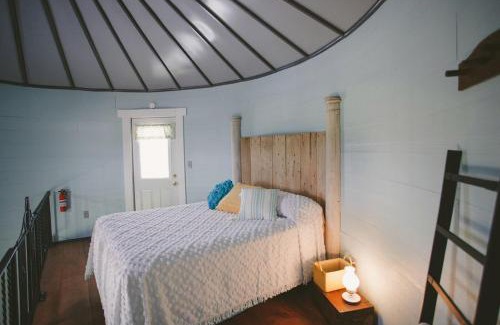 Alvan House | Converted Grain Silo for Unique Glamping Accommodation in Alvin, Illinois