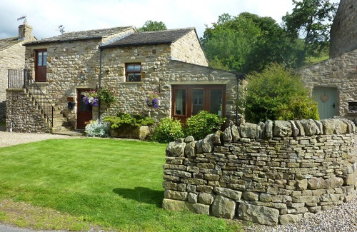 Newbiggin-in-Bishopdale Cottage | Converted Stable in beautiful Bishopdale. Visit Britain 4 Star gold award