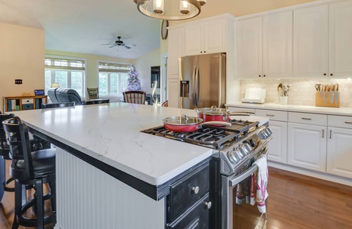 Center Conway House | Conway Retreat: Private Hot Tub, Deck & Game Room!