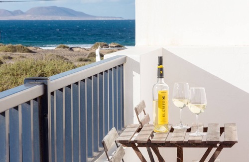 Caleta de Famara Apartment | Conylanza Casa Blueview Famara beach on your terrace