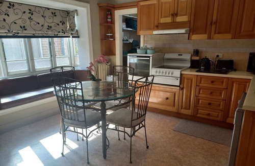 Lithgow House | Cooee On Ordnance Large 3 bedroom home