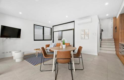 Coogee Apartment | Coogee Beachside Hideaway #3 - Private 1BR, Pet Friendly Retreat