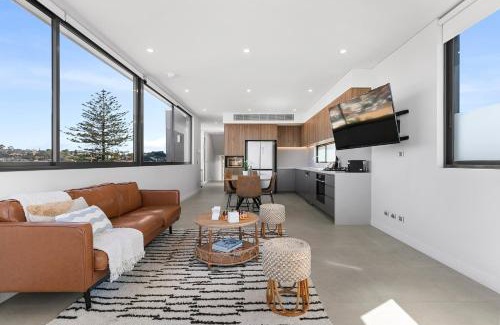 Coogee Apartment | Coogee Beachside Penthouse #7 - 2BR, Pet-Friendly with Ocean Views