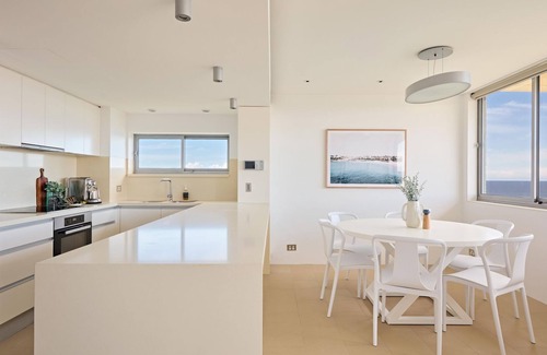Coogee Apartment | Coogee Surf View I90