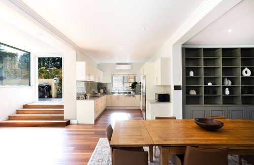 Coogee Apartment | Coogee Views 5 bedroom Family Home with Pool