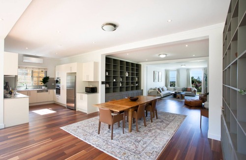 Coogee Apartment | Coogee Views 5 bedroom Family Home with Pool