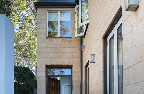 Coogee Apartment | Coogee Views 5 bedroom Family Home with Pool