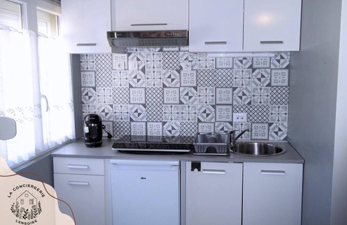 Lens Apartment | Cook 1