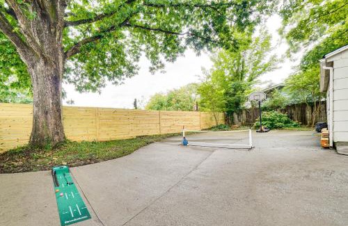 Knoxville House | Cookout Ready Walkable Home in Bearden Village