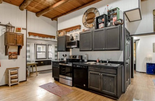 Eagle River Cabin | COOL 5br 2ba cabin on Catfish Lake Eagle River Chain, covered porch, Beach