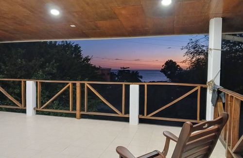 El Transito House | Cool and comfortable 3-bedroom house in welcoming El Tránsito with WiFi, AC