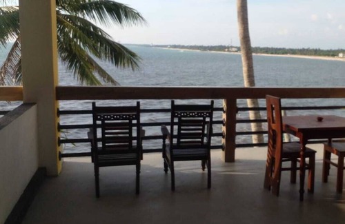 Akurala Hotel | Cool Beach Hotel