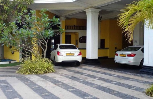 Akurala Hotel | Cool Beach Hotel