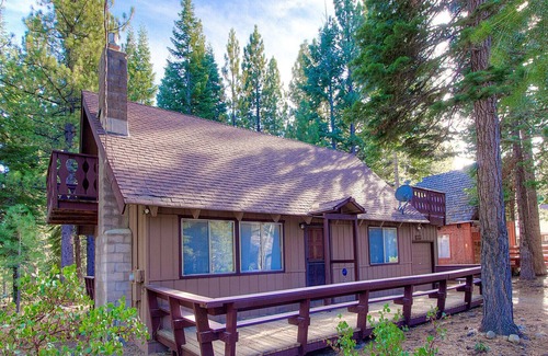 Country Club Estates Cabin | Cool Cabin Near Hiking Trails, Great Neighborhood, Pet Friendly (COH0885)