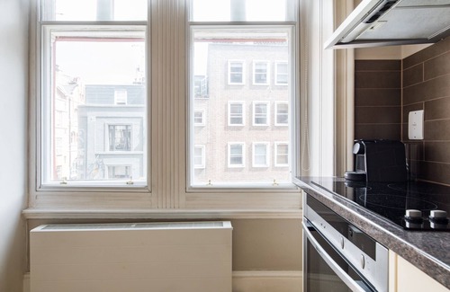 London City Centre Apartment | Cool Covent Garden Studio - Netflix & Nespresso