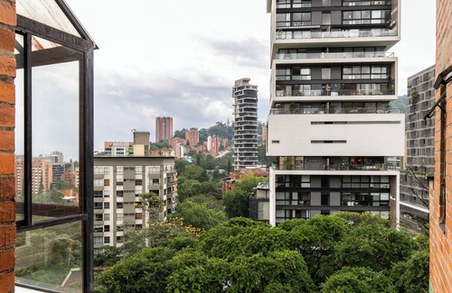 Las Lomas I Apartment | Cool design 2BR Flat in El Poblado with pool & gym
