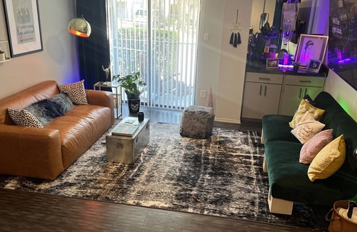 Parker Lane Apartment | Cool E. Side spot for Festival stay. 2mi from Downtown. 4mi to ACL.