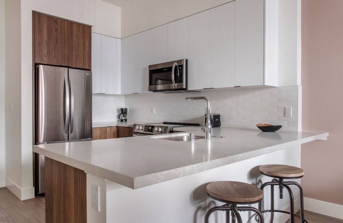 Wilshire Center Apartment | Cool Koreatown 1BR w/Gym, nr Theater, Metro & Shops, by Blueground