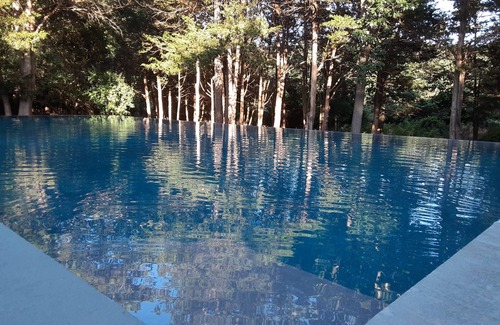 East Hampton House | cool modern in east hampton , private , 5 nite min