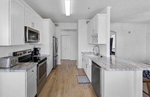 Gilbert Condo | Cool off in the Pool |King Master |Renovated |Gym |BBQ |Close to Downtown Gilbert Hiking & Golf