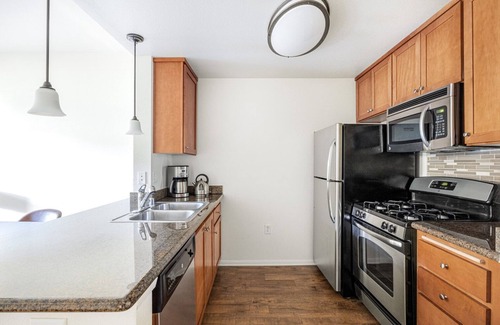 Los Angeles Apartment | Cool Playa del Rey 1BR w/W/D, Gym, Pool, near beach, by Blueground