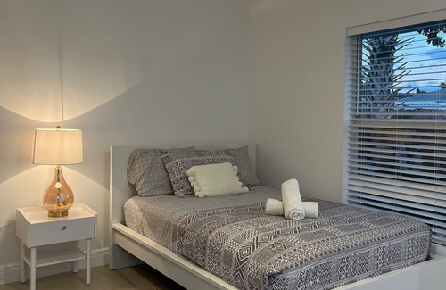 Greenacres Apartment | Cool studio, all new, perfect for a couple. strategically located to enjoy WPB !