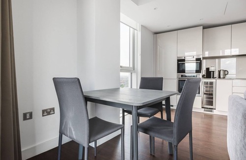 Vauxhall Apartment | Cool Vauxhall 1BR w/Gym, Media Room, W/D, Balcony & A/C, by Blueground