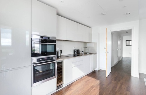 Vauxhall Apartment | Cool Vauxhall 1BR w/Gym, Media Room, W/D, Balcony & A/C, by Blueground