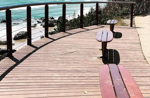 Coolangatta House | Coolangatta, Gold Coast unit walk to beach & shops