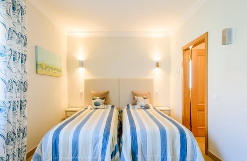 Atalaia Villa | CoolHouses Algarve Lagos | Beautifull V4 w/ golf course view | The White House