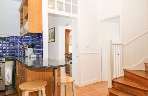 Meonstoke House | COOMBE PLACE HOUSE, pet friendly, luxury holiday cottage in Meonstoke