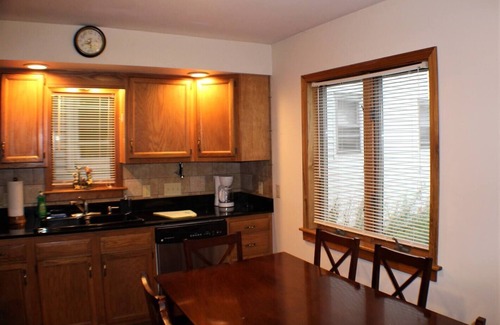 Oneonta House | Cooperstown Baseball Rentals - Columbia House