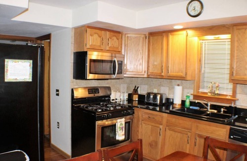 Oneonta House | Cooperstown Baseball Rentals - Columbia House