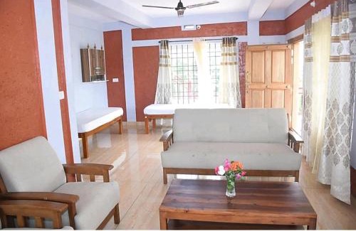 Madikeri House | Coorg hill crest family room