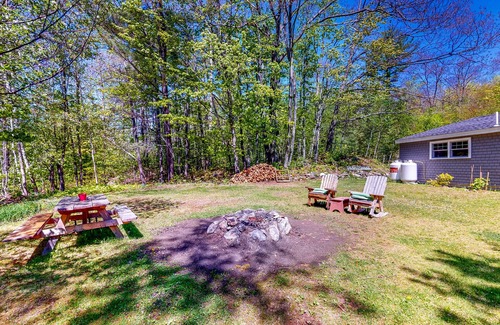 Roxbury House | Coos Canyon- Firepit, Swimming Hole & Dog-Friendly