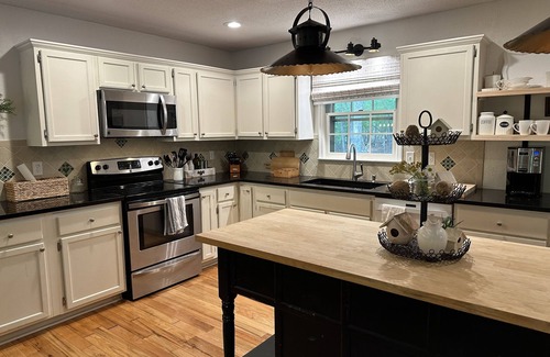 Eagle Mountain Cottage | Coosawattee River Resort, The Cottage in the Woods, Pet Friendly